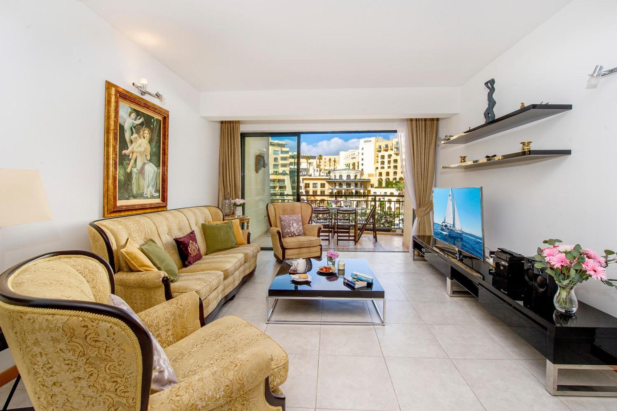 St. Julians Portomaso Marina Antique Apartment San Ġiljan