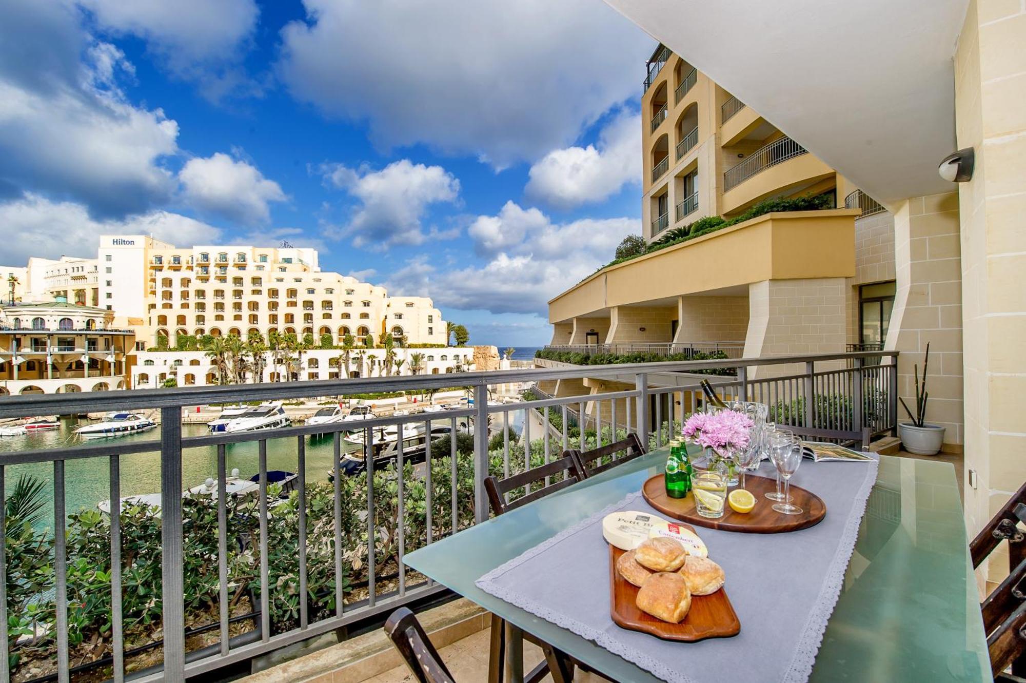 Apartment St. Julians Portomaso Marina Antique